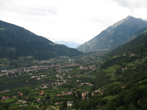 Blick von Dorf Tirol in Richtung Algund und Vinschgau