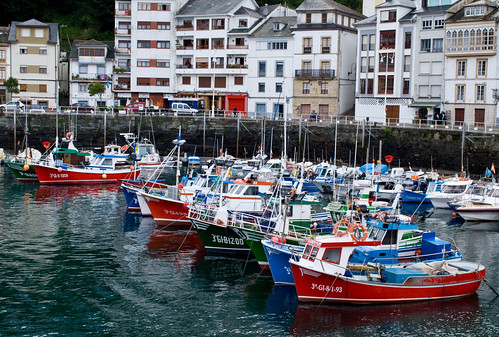 Puerto pesquero de Luarca, Asturias por Paco_Chuck.