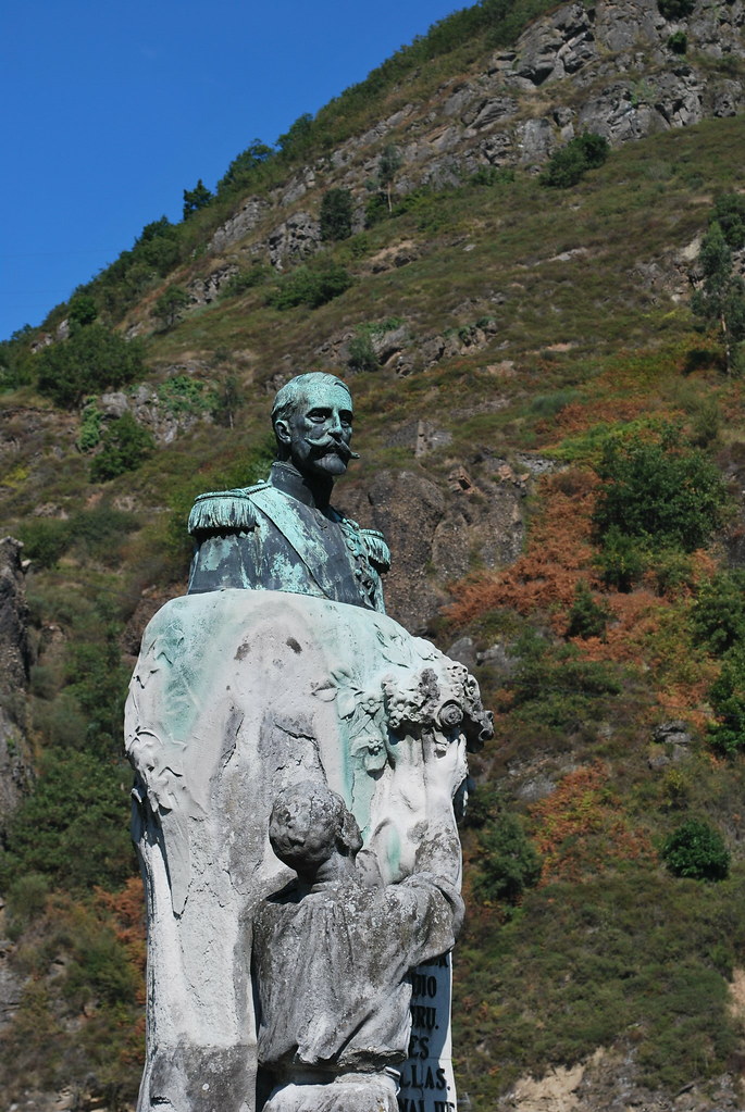 Estatua del II Marqués de Comillas en Bustiello - Foto cedida por Carmen Alonso