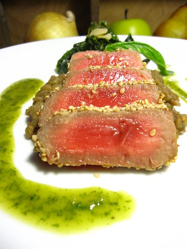 tuna steak with puy lentils and basil oil