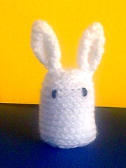bunny white (front-yellow bg)