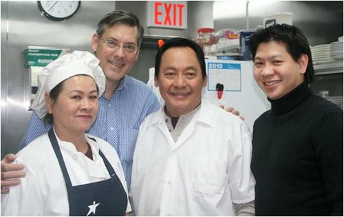 Jim Luce visits the kitchen with the owners and his friend Paat Sinsuwan.