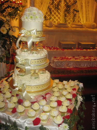 3 tiers wedding cakes Tini Hafiz Exquisite highclass cream tier wedding 