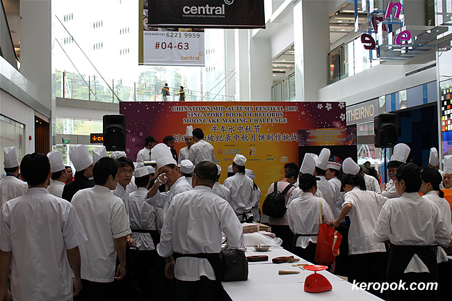 So many chefs making mooncakes