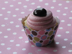 crush on you ~ mini peppermint cupcake by jules_cupcakes