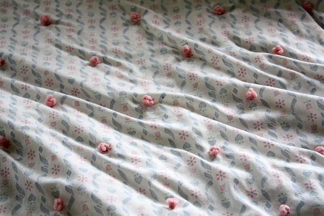 02 Old Bedspread hearts flowers yarn ties