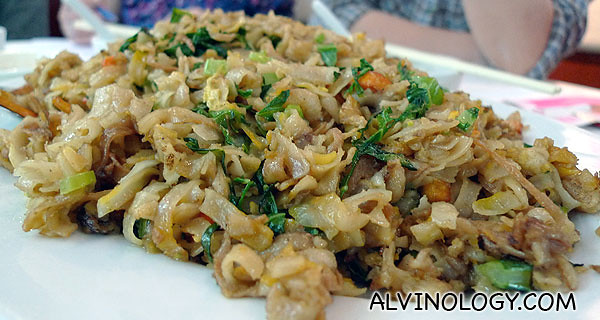 菜脯炒粿条 - fried kway tiao with cai por