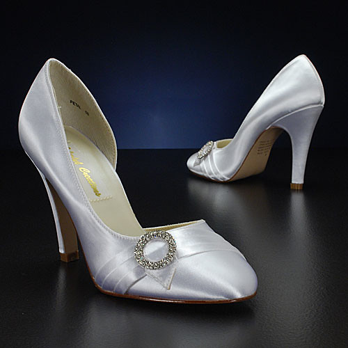 Bridal shoes from Colorful Creations closed.