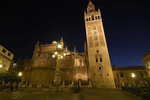 Iluminación nocturna de La Giralda - Sevilla