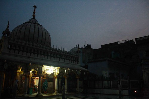 Capital Experience – Dawn @ Hazrat Nizamuddin Dargah