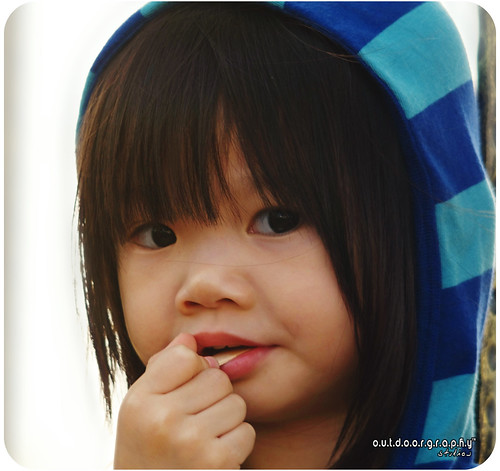 Cute Girl eating Ice Cream (by Sir Mart Outdoorgraphy™)