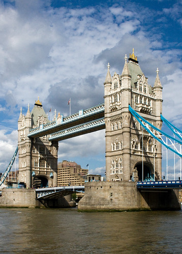Tower Bridge, London, England, by jmhdezhdez