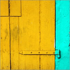another colorful caribbean door details by Zé Eduardo...