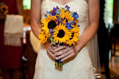 dark blue wedding bouquet