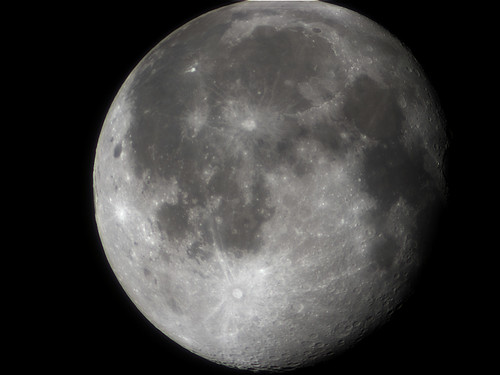 Moon trough the Galileoscope by Zoeff.