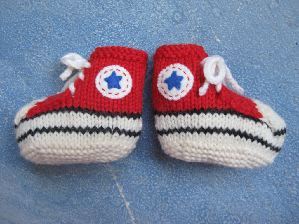 knitted baby converse