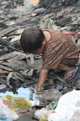 Slum near Manila Bay