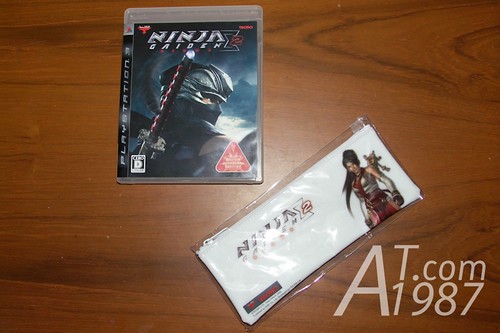 Ninja Gaiden Sigma 2 Japanese version with the Asia version pencil pouch