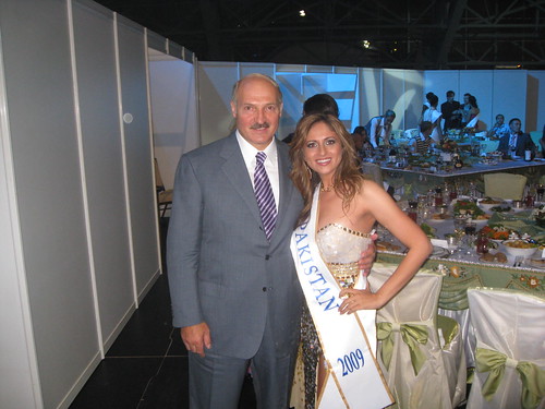 Miss Pakistan (Mariyah Moten) with The President of Belarus (Alexander Lukaschenko)