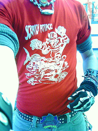 "Scratch Attack ! " - Jake Black benefit T-shirt  ,True Red .. art by Fernando León González & Ryan Brown ii (( 2009 ))