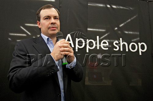 Открытие первого розничного магазина Apple Shop в Москве-7