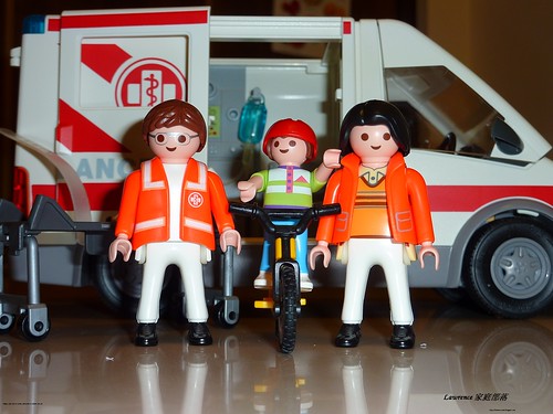 Playmobil 救護車 pic 8