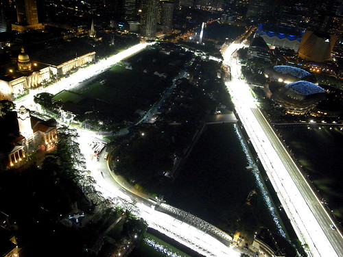 A night shot of the Singapore Formula One circuit