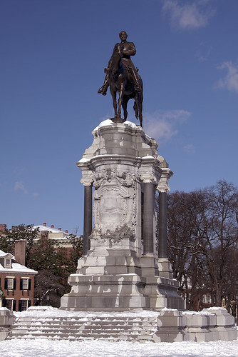 robert e lee statue. General Robert E. Lee statue