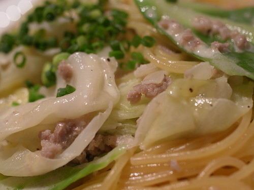 cream sauce spaghetti with ground meat and cabbage