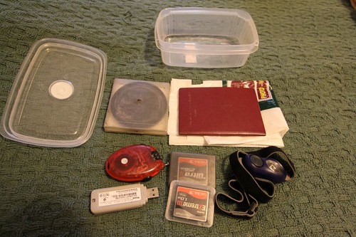 WT EQP: Plastic box (front/right pannier) with miscellaneous stuff