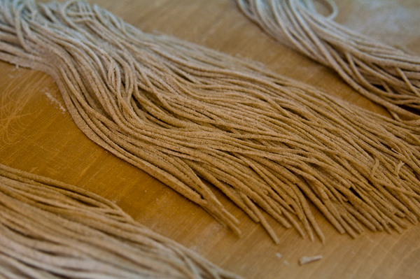 Tokyo: Soba noodle making class
