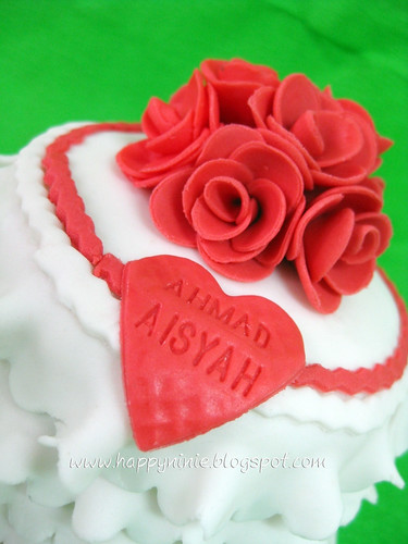 red roses mini cake