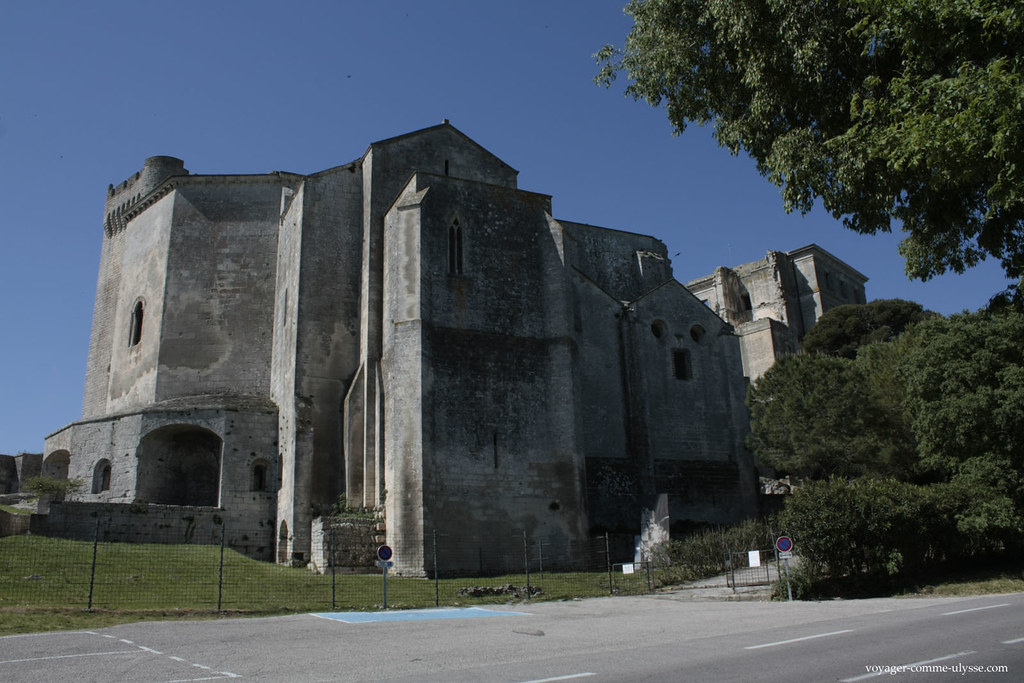 A Abadia de Montmajour, imponente
