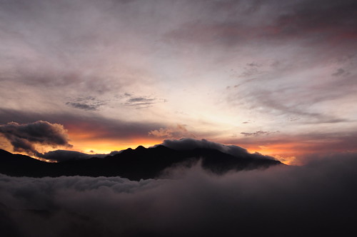 フリー画像|自然風景|山の風景|雲の風景|朝日/朝焼け|中国風景|フリー素材|