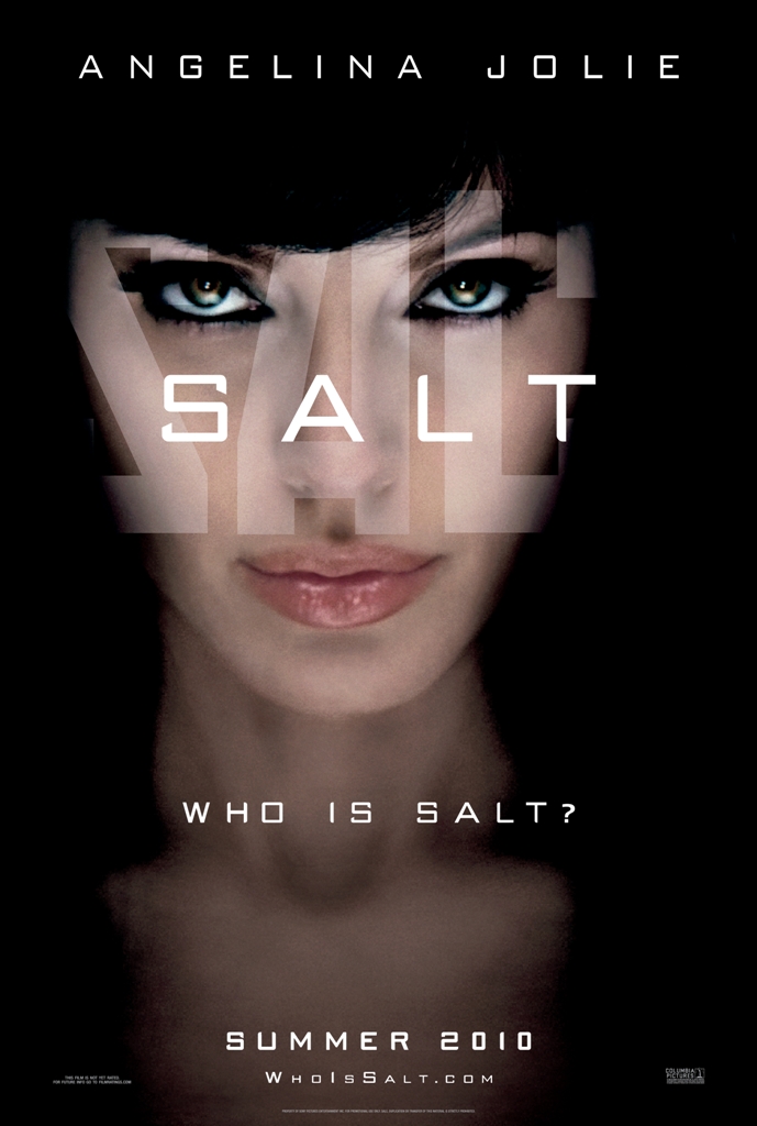 Primer Poster de Salt, sólo sale Angelina Jolie de cabello negro