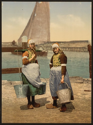 [Native girls, Marken Island, Holland] (LOC)