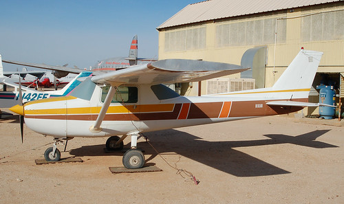 Cessna 150L N18588 Pima 111109