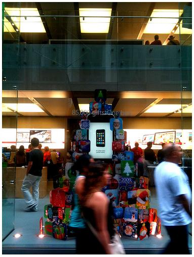 Apple Store iPhone Christmas Tree