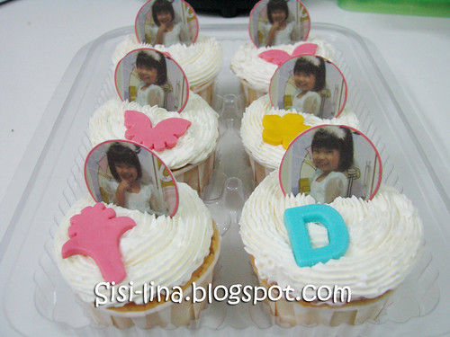 cupcake white with edible