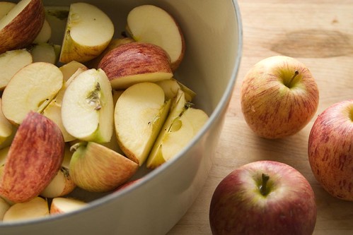 Apples in pot