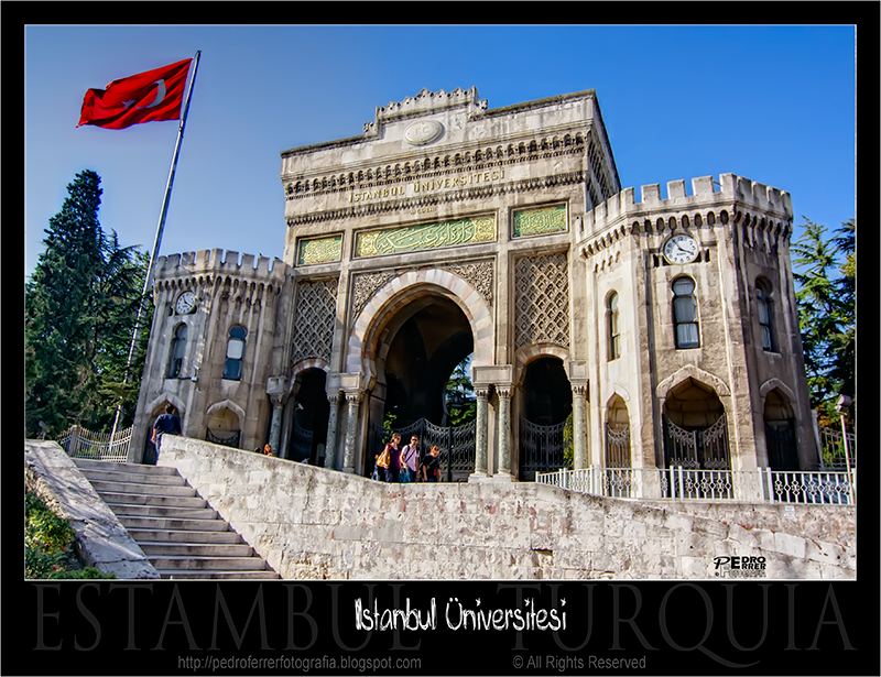 Estambul - Puerta de la Universidad