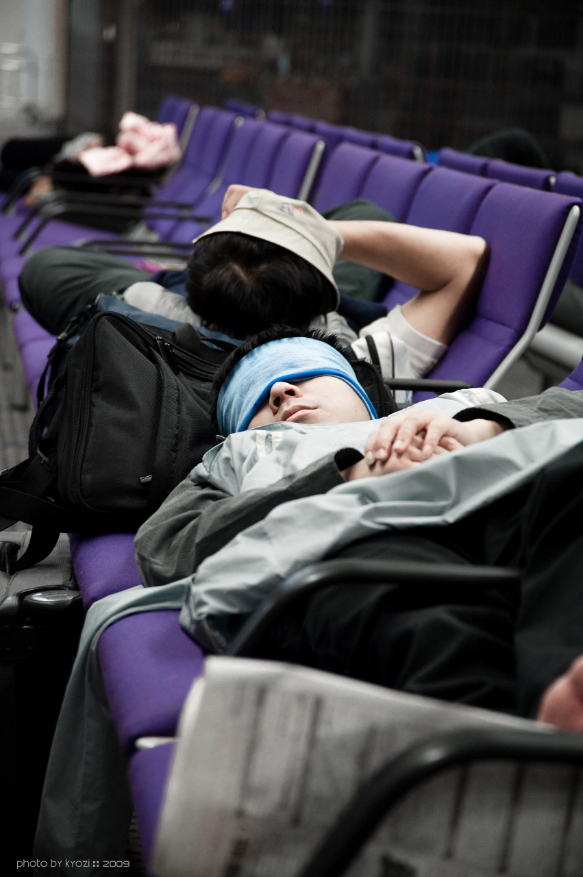 [2009 Shangri-La] Let's sleep in the airport tonight