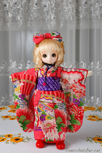 Hina in her new kimono ©  verygreen