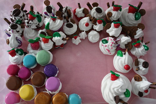 Whipped cupcakes macaroons and 1 ice cream silicon fimo 