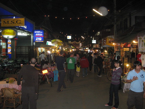 The busy night market in Pai