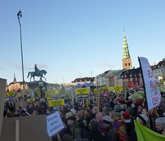 10萬人於哥本哈根參與全球氣候變遷行動日。陳思穎攝