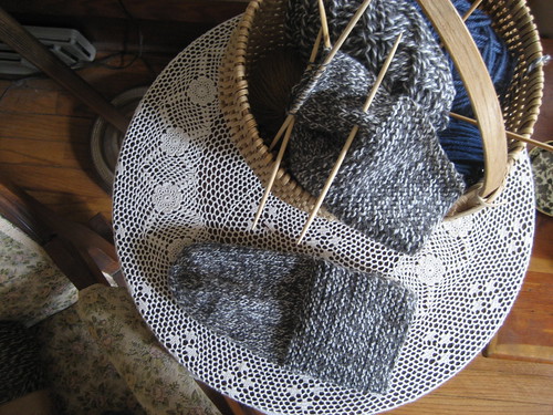knitting xmas gifts.