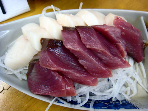 B_ty 拍攝的 生魚片雙拼 - 紅绀&油魚。