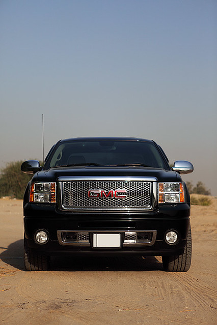 black cars canon skies sierra chrome 5d trucks kuwait autos 2009 gmc automobiles kw 2470mm vortec talnakib
