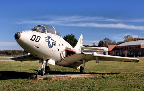 Warbird picture - Grumman F9F-8T (TF-9J) 'Cougar'